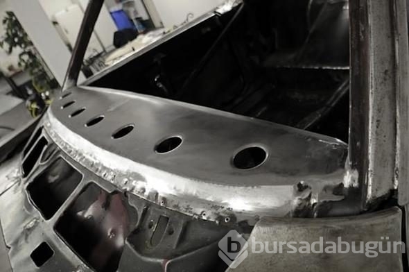 Adı efsaneler arasındaydı... Hurdaya dönen otomobilin son hali inanılmaz!