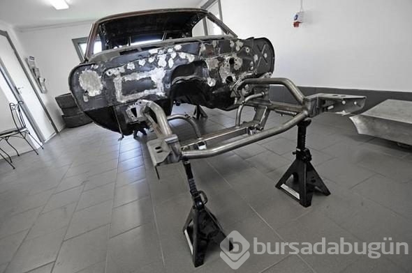 Adı efsaneler arasındaydı... Hurdaya dönen otomobilin son hali inanılmaz!