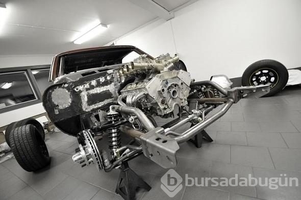 Adı efsaneler arasındaydı... Hurdaya dönen otomobilin son hali inanılmaz!