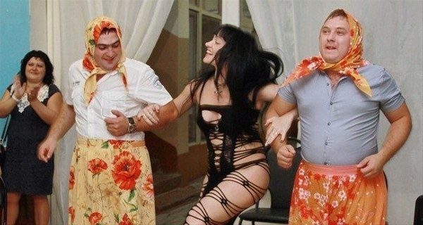 Böyle gelinlik olur mu?