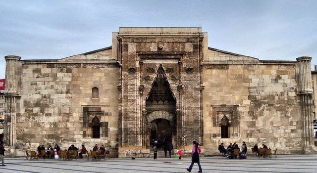 24 Haziran seçimlerinde hangi il kaç vekil çıkaracak? (İl il milletvekili yeni sayıları)