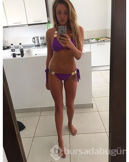 Charlotte Crosby'den çıplak şov
