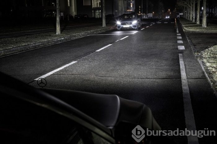 Mercedes akıllı far teknolojisiyle devrim yapmaya hazırlanıyor