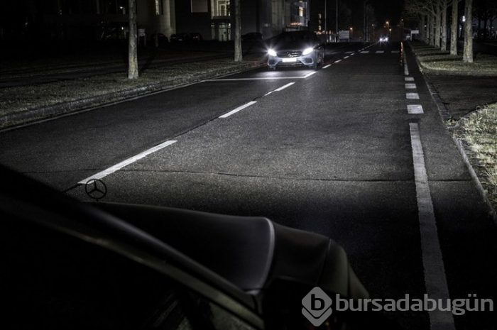 Mercedes akıllı far teknolojisiyle devrim yapmaya hazırlanıyor