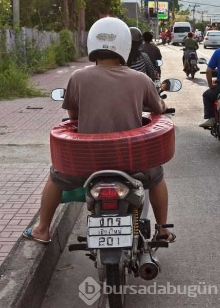 Motosikletle yük taşıyan insanların ilginç görüntüleri!
