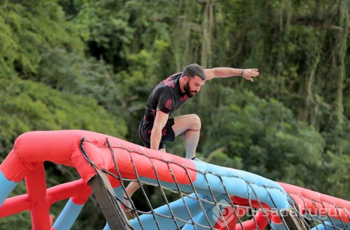 Survivor Turabi yaralandı (Altı dikiş)