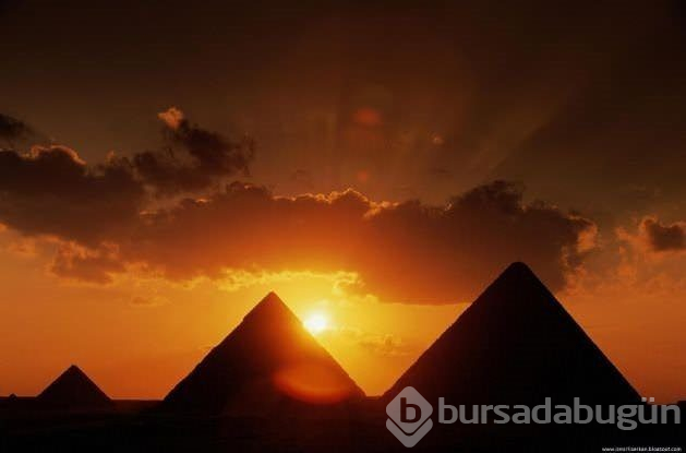 Piramitleri uzaylılar mı yaptı? Büyük sır nedir?