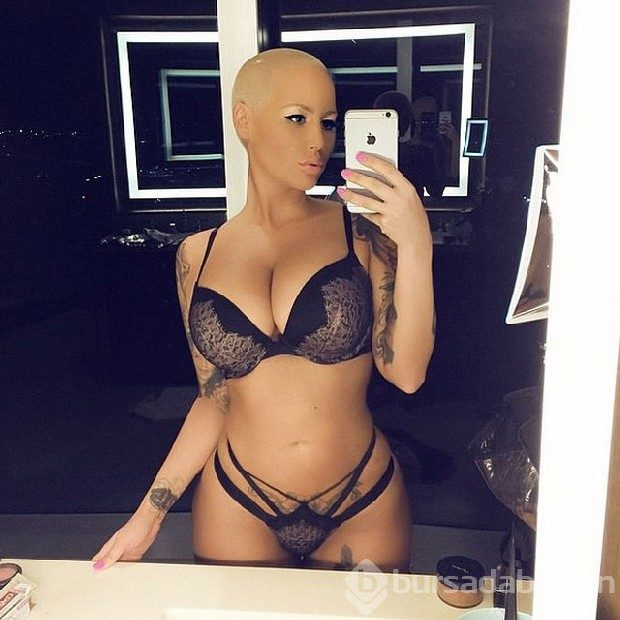 Amber Rose bildiğiniz gibi