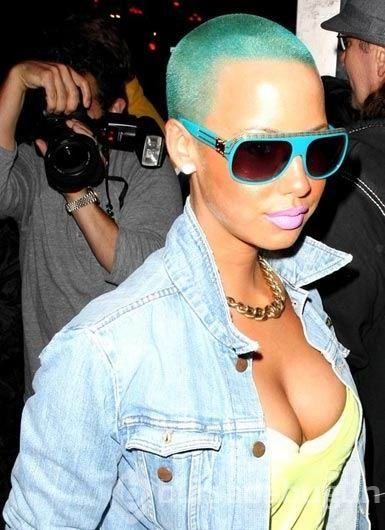 Amber Rose bildiğiniz gibi
