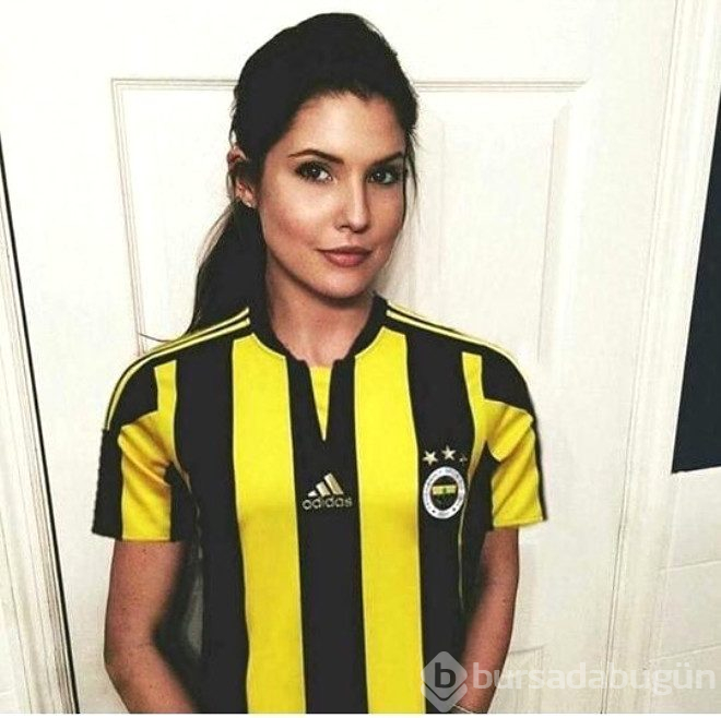 Amanda Cerny'nin pozları olay oldu