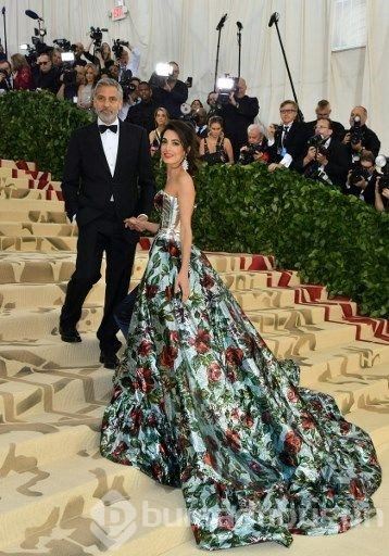 Met Gala 2018'in kırmızı halısında şıklık yarışı