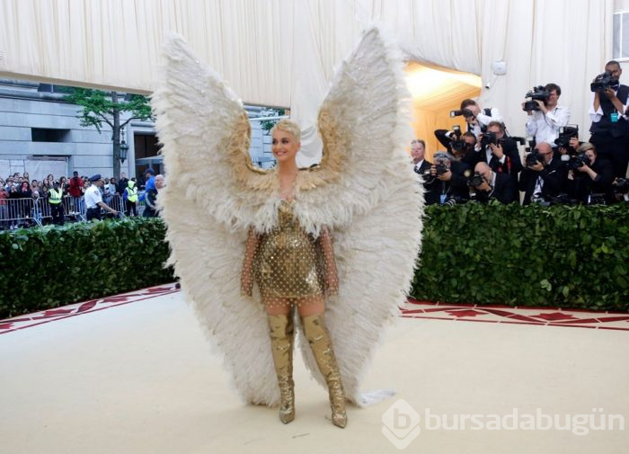 Met Gala 2018'in kırmızı halısında şıklık yarışı