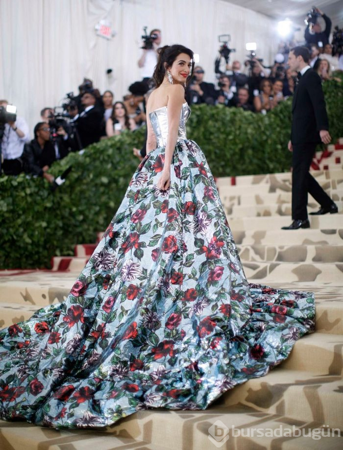 Met Gala 2018'in kırmızı halısında şıklık yarışı