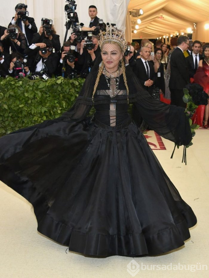 Met Gala 2018'in kırmızı halısında şıklık yarışı