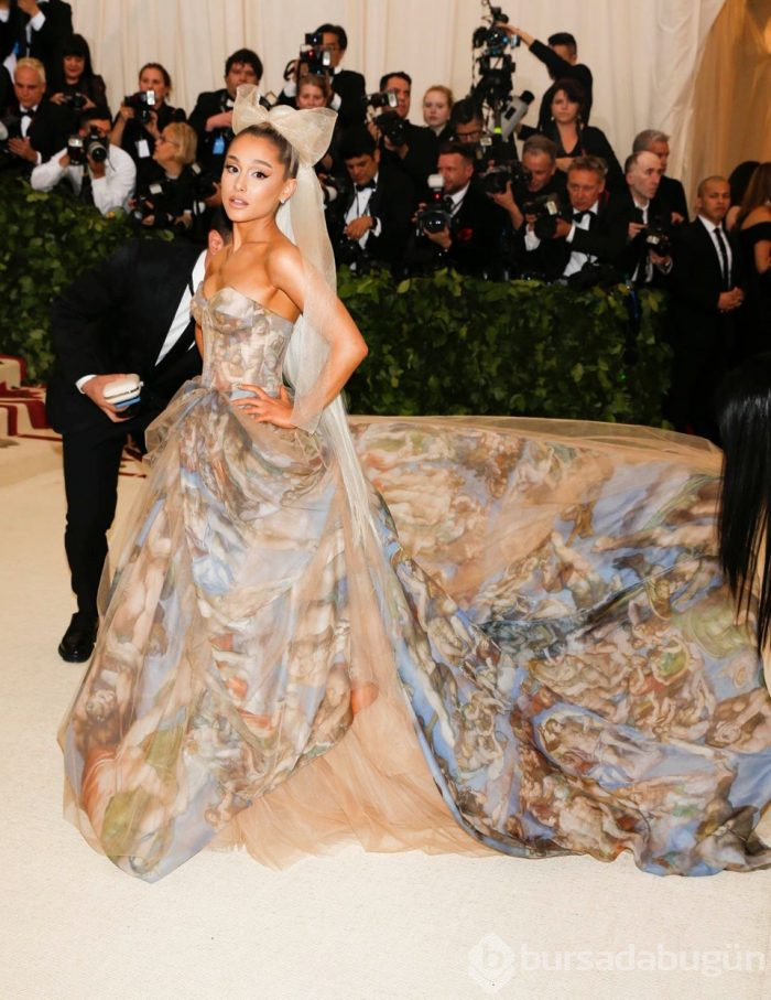 Met Gala 2018'in kırmızı halısında şıklık yarışı