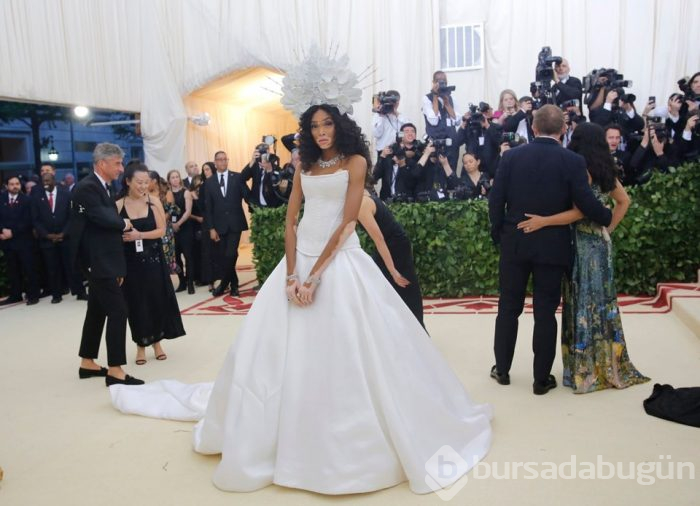 Met Gala 2018'in kırmızı halısında şıklık yarışı