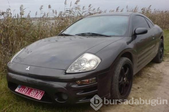 Hayallerindeki otomobili evinin garajında yaptı! Hurdadan son model lüks otomobile