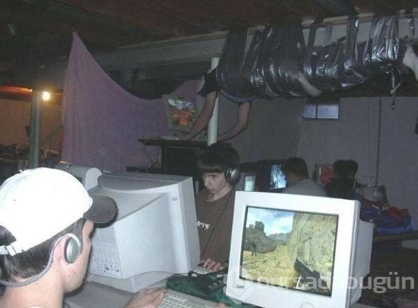 İnternet sallanıyor her gün yatağa bu halde giriyor ve!