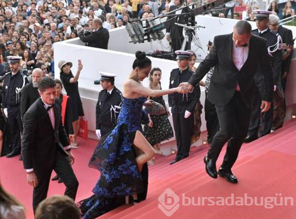 Talihsiz başlangıç: Cannes kırmızı halısında zor anlar
