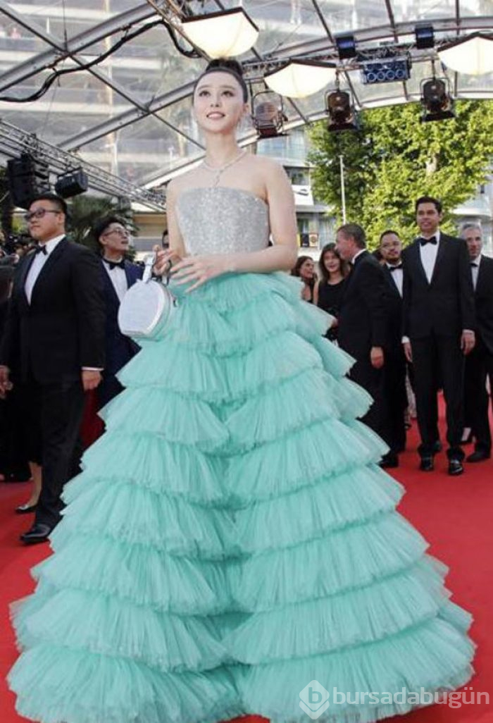 Talihsiz başlangıç: Cannes kırmızı halısında zor anlar
