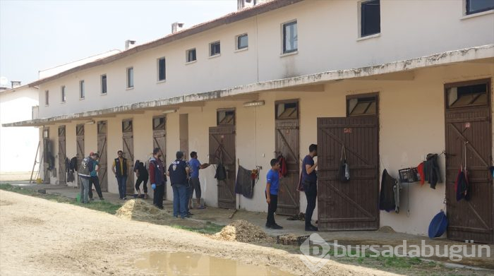 Bursa Osmangazi Hipodromu'na 900 polisle baskın!	