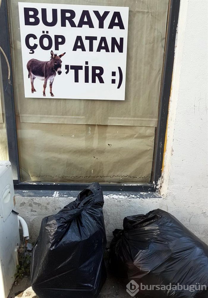 Pazarcı tezgahında gülümseten etiketler