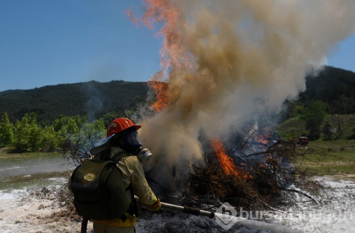 Bursa'da ormancılar en hızlı hortumu açabilmek için yarıştı 