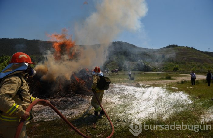 Bursa'da ormancılar en hızlı hortumu açabilmek için yarıştı 