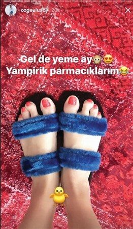 Ayak parmakları olay oldu