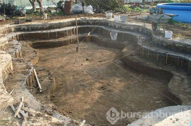 Doğadaki malzemeleri kullanarak akvaryum yaptı