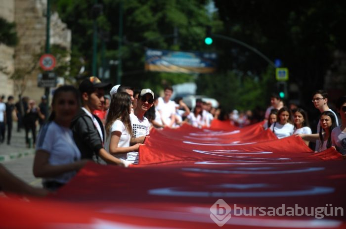 Bursa'da 19 Mayıs coşkusu törenlerle kutlandı