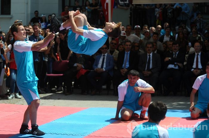 Bursa'da 19 Mayıs coşkusu törenlerle kutlandı