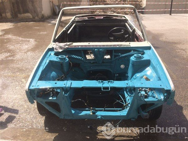 Hurda aracı spor otomobile dönüştürdüler