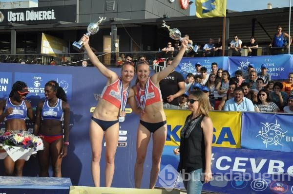 Plaj Voleybolu Dünya Turu'nda Sırbistan ve Küba zirvede
