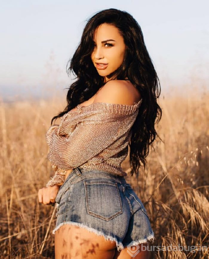 Ana Cheri sazı çok seviyor