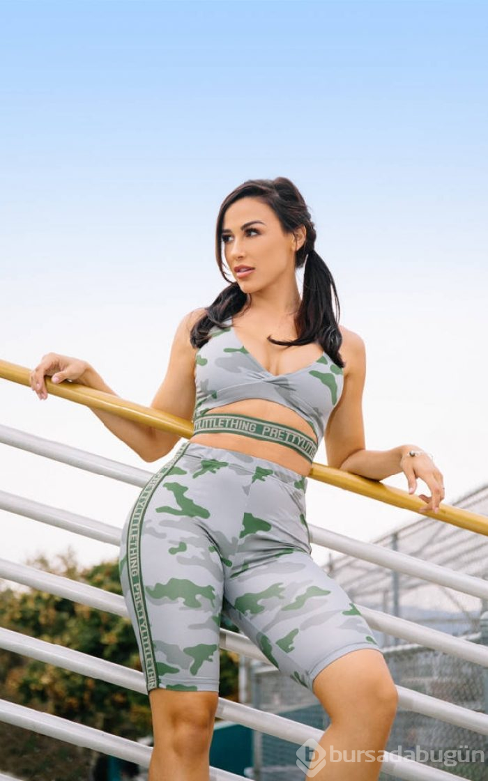 Ana Cheri sazı çok seviyor