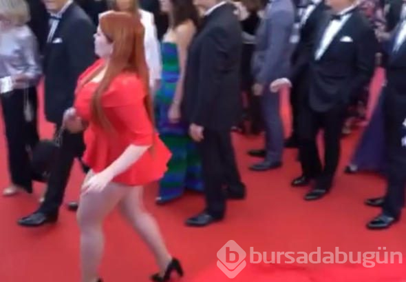 Etek uçup gitti