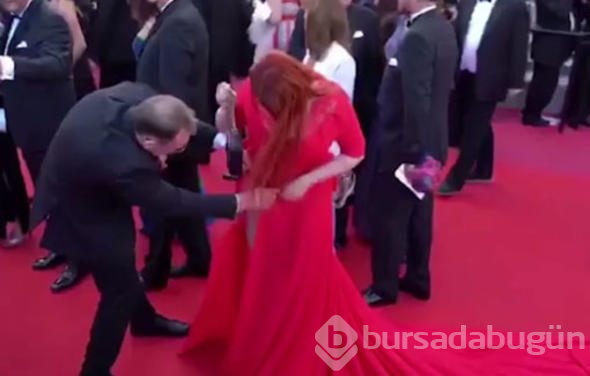 Etek uçup gitti