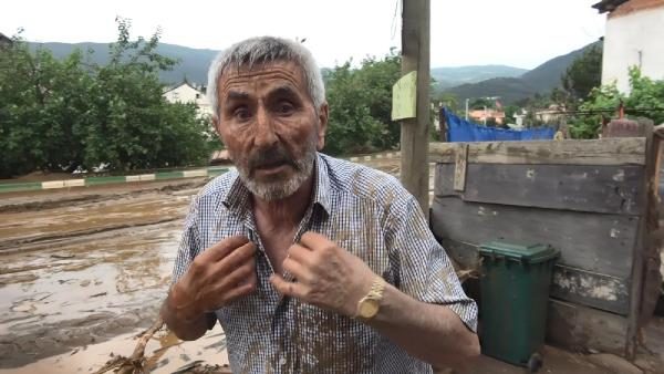 Bursa'yı sel vurdu! Heyelan karayolunu kapattı