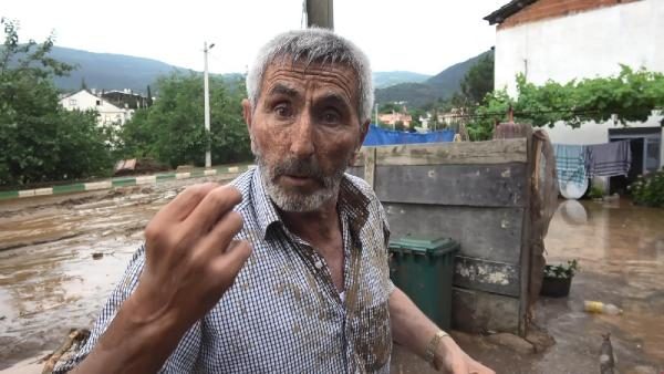 Bursa'yı sel vurdu! Heyelan karayolunu kapattı