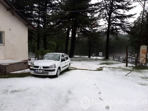 Bursa'yı sel vurdu! Heyelan karayolunu kapattı