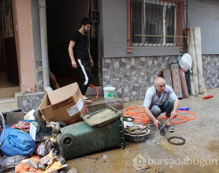 Bursa selin yaralarını sarıyor...