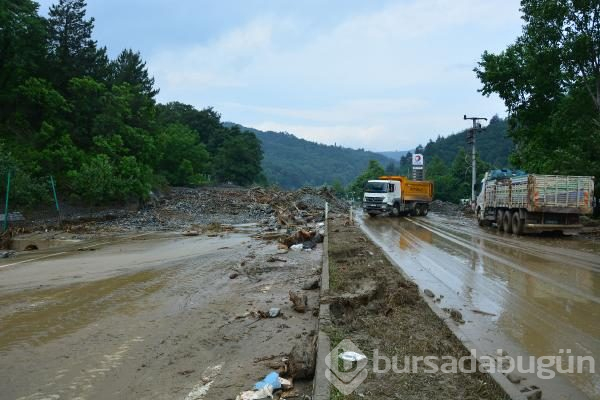 Bursa selin yaralarını sarıyor...