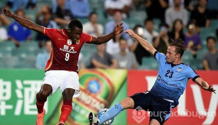 İşte dünyanın en çok kazanan futbolcuları
