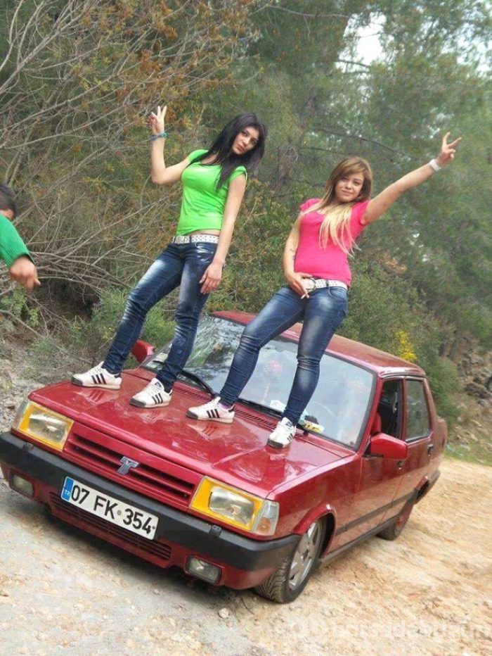 oyun nickleri kız yırtık pantolon kadın