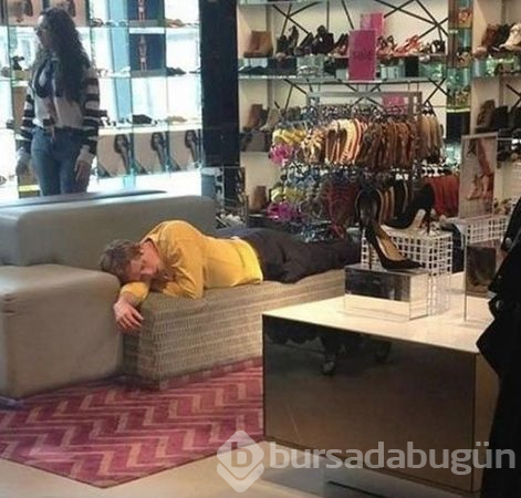 Görenler gözlerine inanamadı etrafındakilere aldırış etmeden!