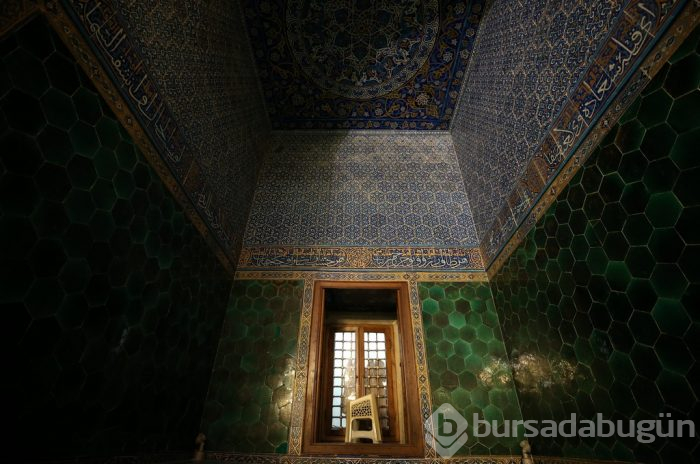 Bursa'nın adını seramiklerinin renginden alan külliyesi	