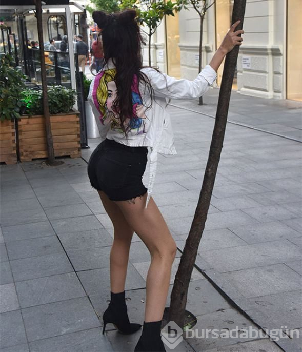 İran'da çarşaf modelliği yapan Negin Negzzia'dan cesur pozlar!