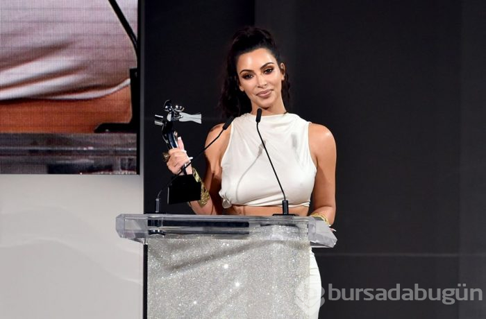 Kim Kardashian En Etkileyici İsim seçildi (2018 CFDA Moda Ödülleri)