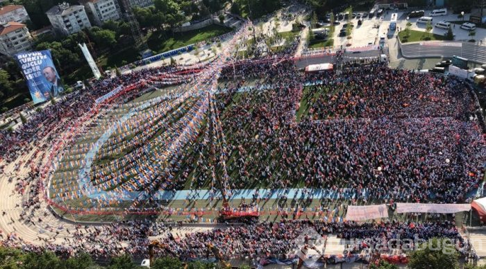 Cumhurbaşkanı Recep Tayyip Erdoğan Bursa mitinginde vatandaşlara seslendi	